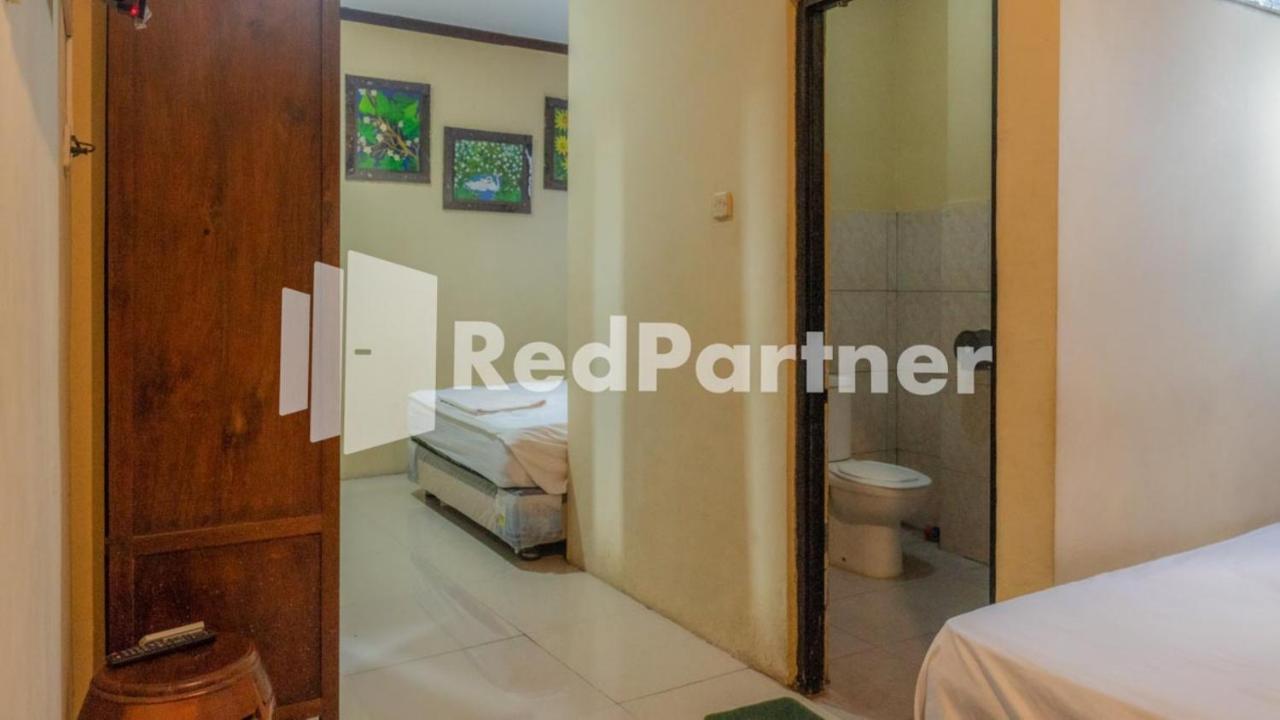 Vandhela Homestay Syariah Mitra Reddoorz Surabaya Kültér fotó