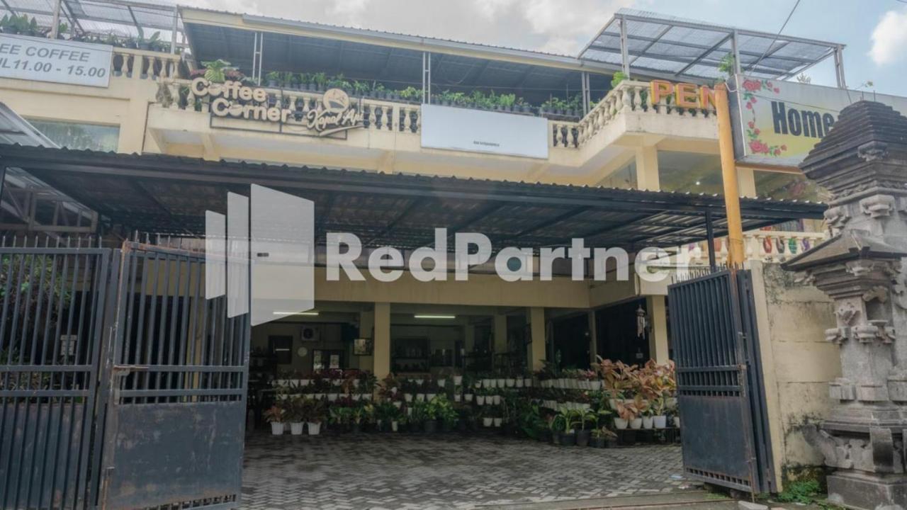 Vandhela Homestay Syariah Mitra Reddoorz Surabaya Kültér fotó