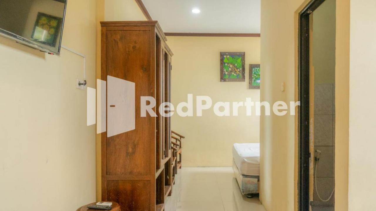 Vandhela Homestay Syariah Mitra Reddoorz Surabaya Kültér fotó
