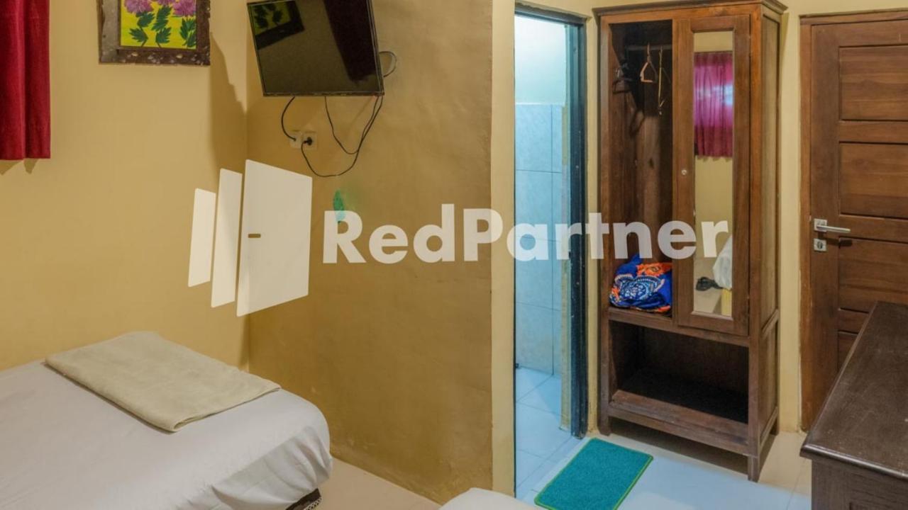 Vandhela Homestay Syariah Mitra Reddoorz Surabaya Kültér fotó