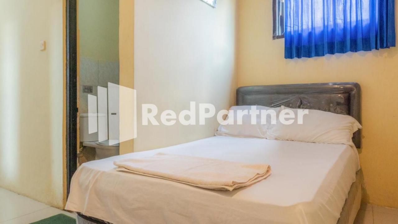 Vandhela Homestay Syariah Mitra Reddoorz Surabaya Kültér fotó