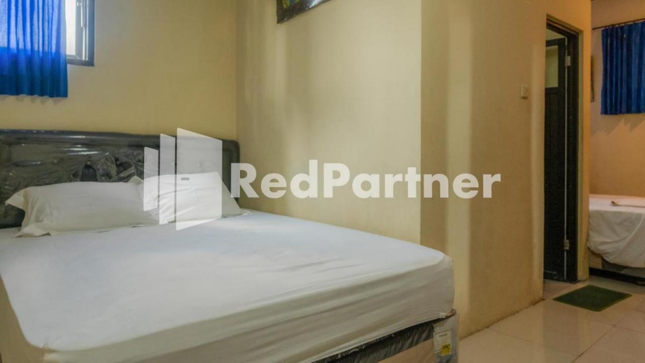 Vandhela Homestay Syariah Mitra Reddoorz Surabaya Kültér fotó