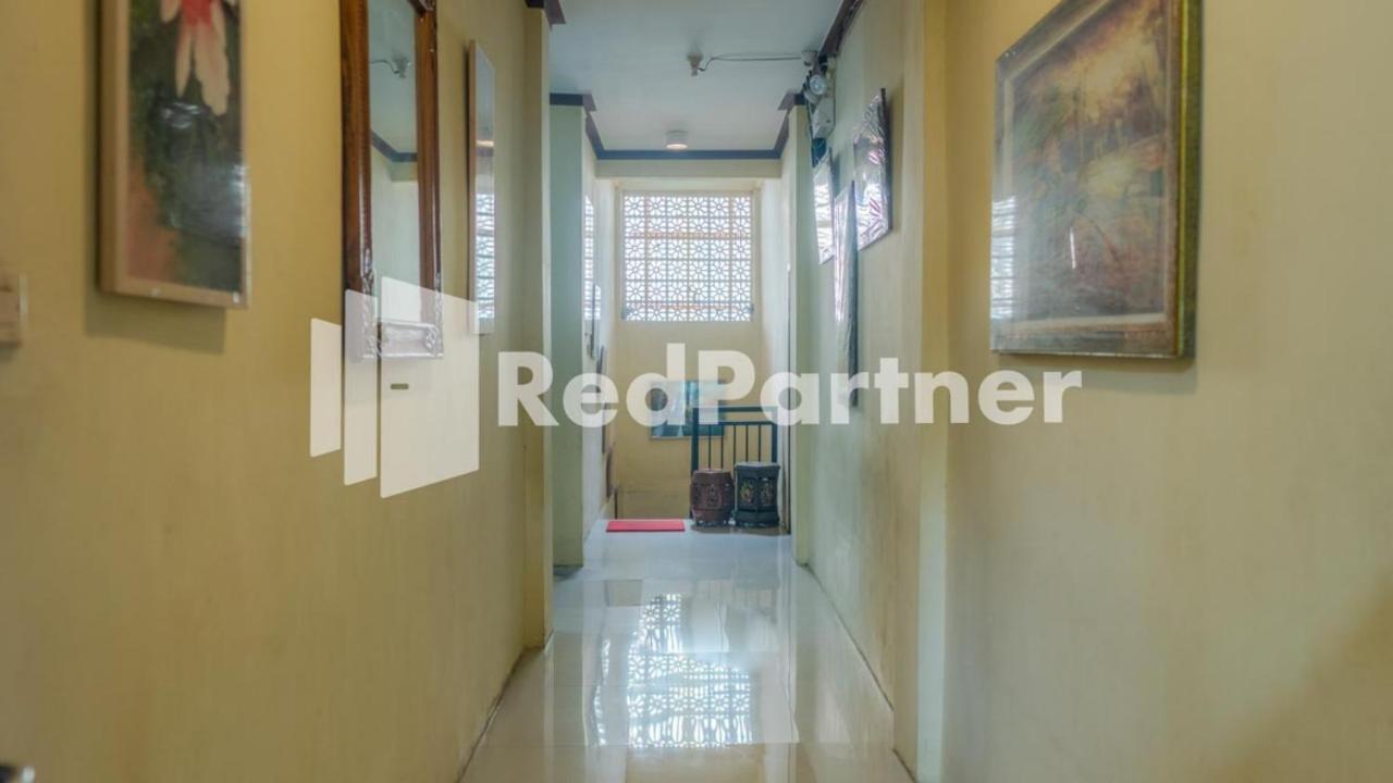 Vandhela Homestay Syariah Mitra Reddoorz Surabaya Kültér fotó